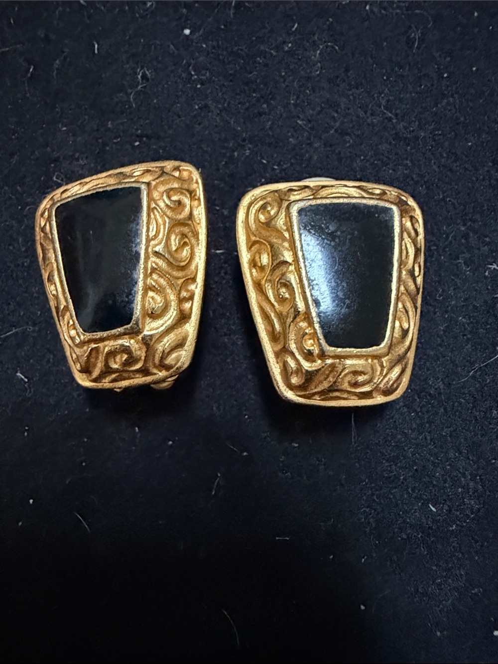 Vintage Anne Klein Gold-Tone Earrings with Black Inset - Women Jewelry